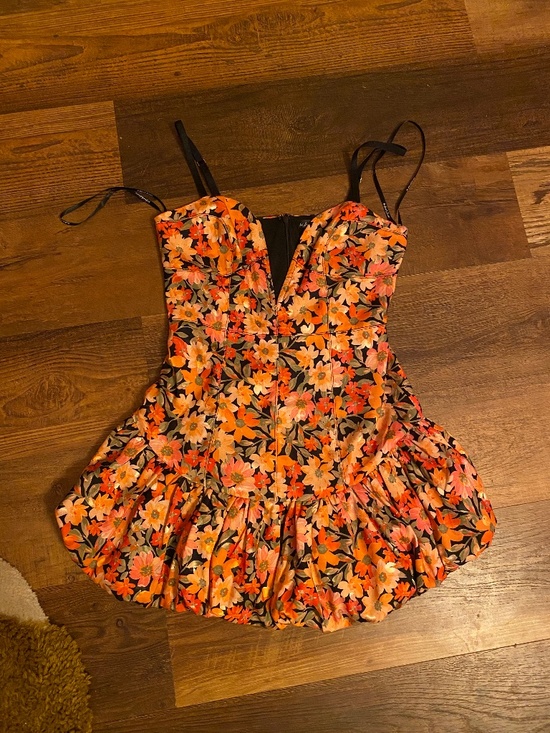 For Love And Lemons Dresses & Skirts - FREE PEOPLE X FOR LOVE & LEMONS Sz MEDIUM SYLVIE MINI DRESS PLUNGE BUBBLE HEM